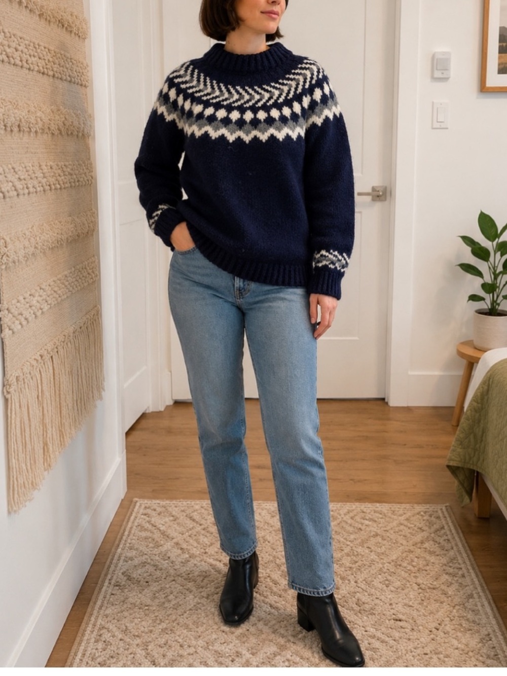 Vintage Hand Knit Navy Fair Isle Wool Sweater Size Large